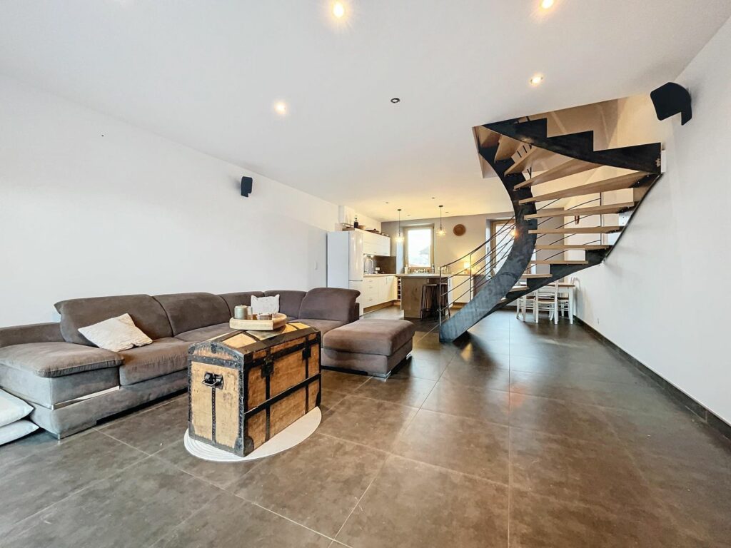 Appartement T4 rénové de 97 M² à Annecy Le Vieux