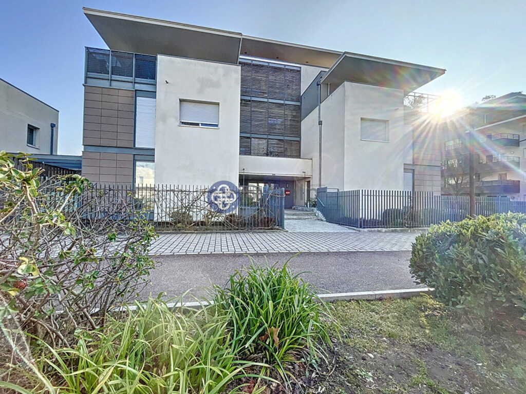 Appartement Aix Les Bains 3 pièce(s) 66.08 m2