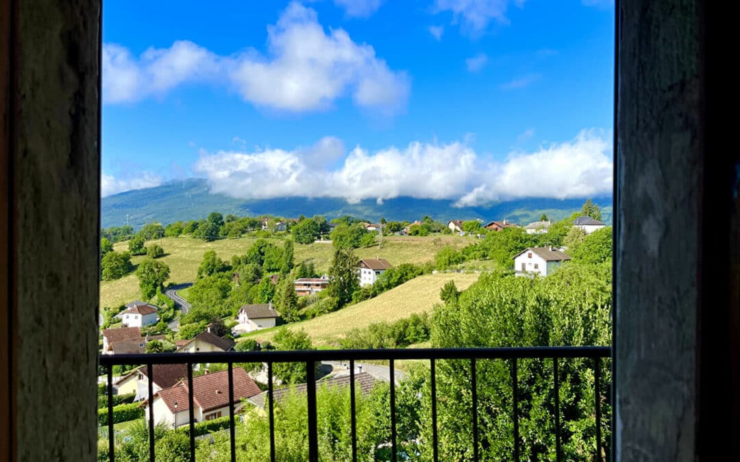 Maison de 6 pièces de 136m² + 70m2 aménageables à CHALLONGES / 30mn de GENEVE