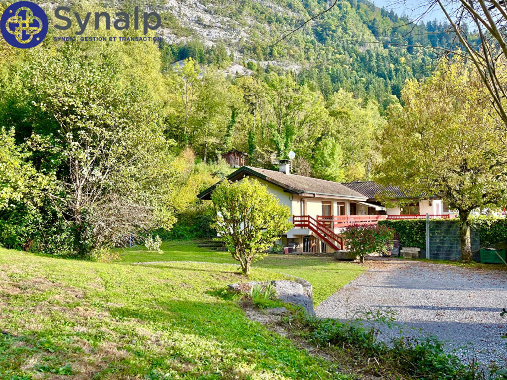 Appartement Cluses 4 pièces 132,2 m2 + 1200m2 de jardin