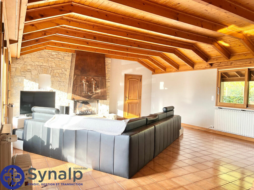 Appartement Cluses 4 pièces 132,2 m2 + 1200m2 de jardin