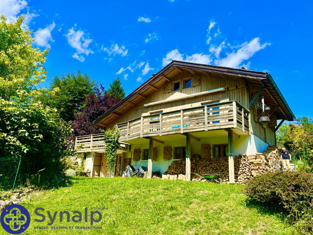 Chalet individuel, 6 pièces de 171 m² à Araches La Frasse.