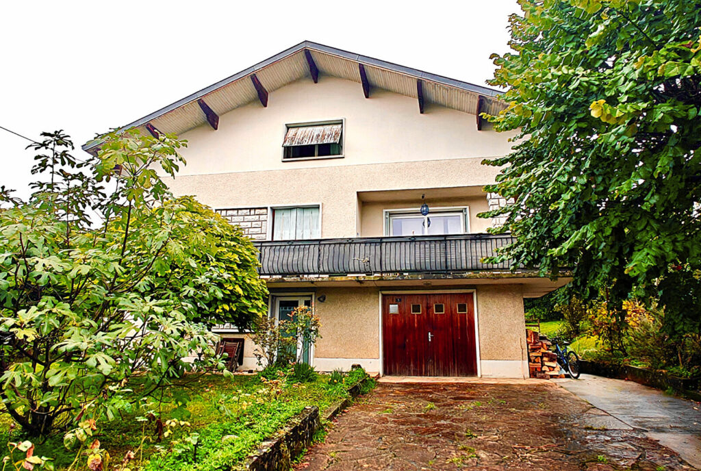 Maison 7 pièces de 247 m² à Aix Les Bains