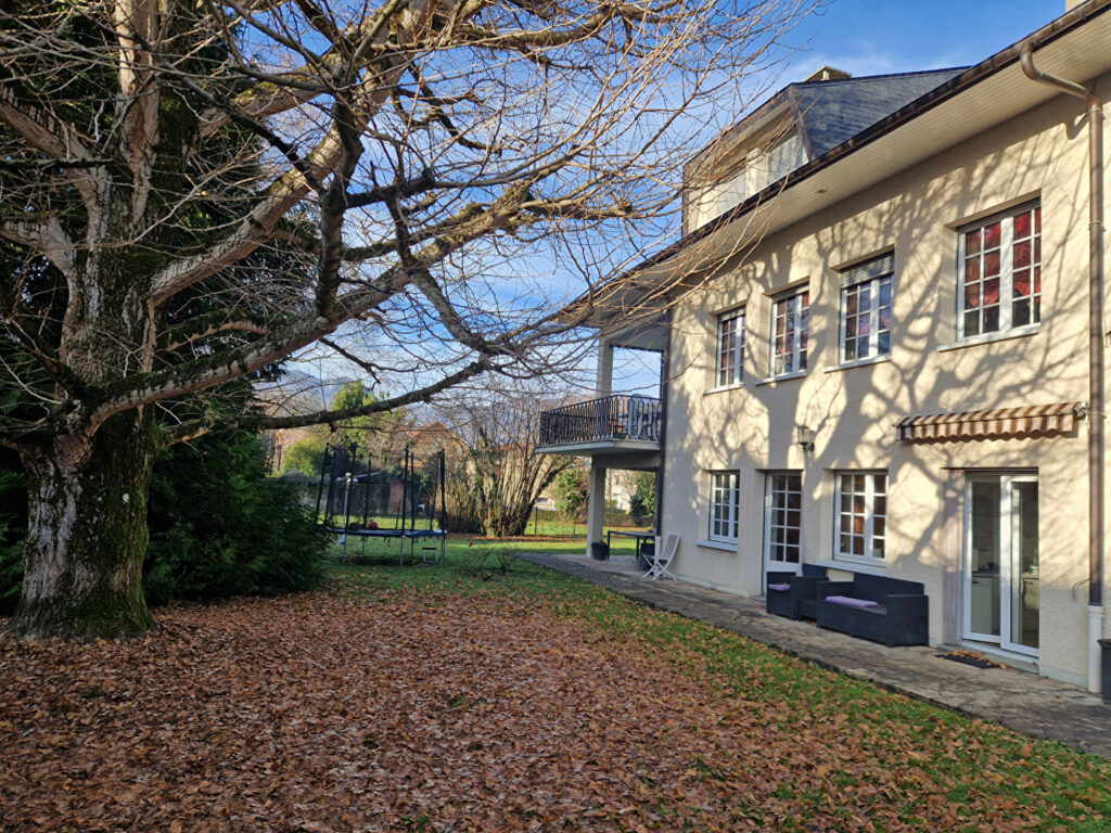 Maison Aix Les Bains 6 pièce(s) 226 m2