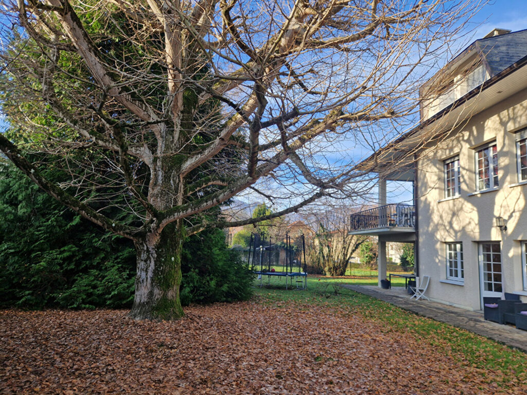 Maison Aix Les Bains 6 pièce(s) 226 m2