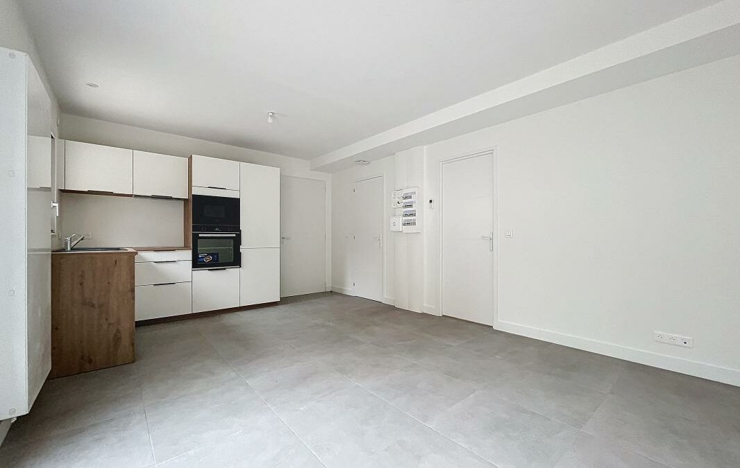 MAISON  2 APPARTEMENTS AVEC EXTERIEUR ET PARKING