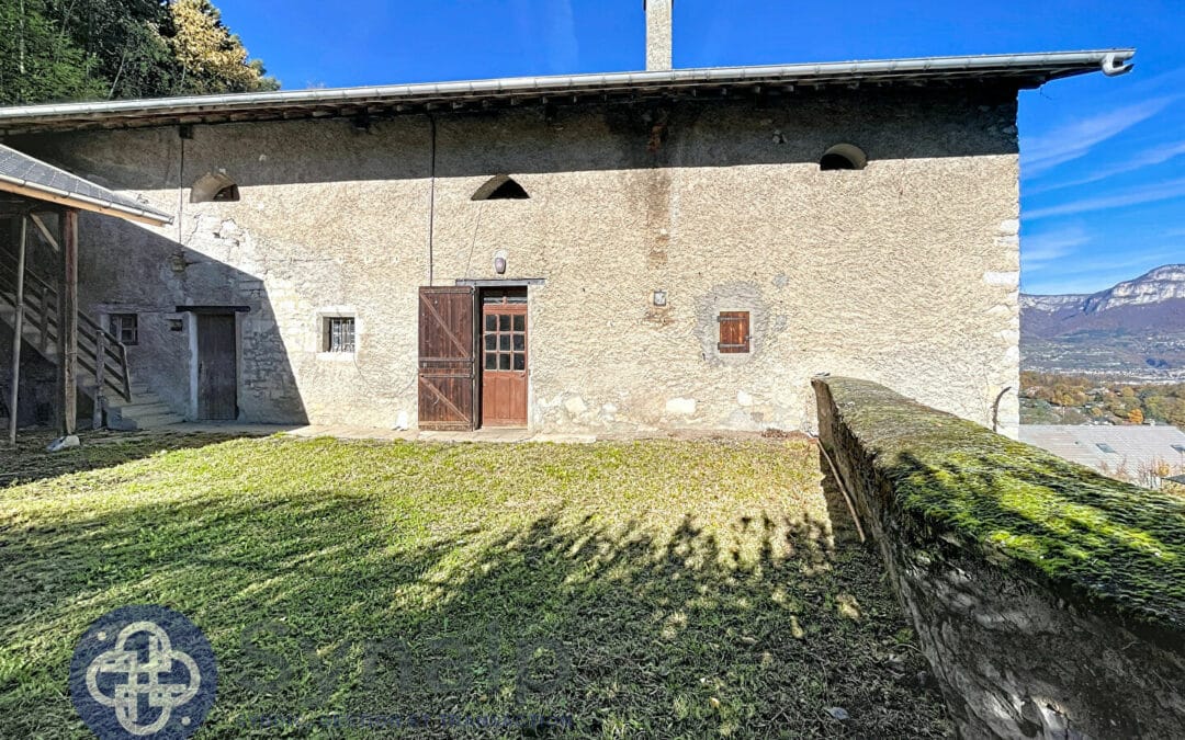 Maison de caractère à rénover de 420m² à St Baldoph