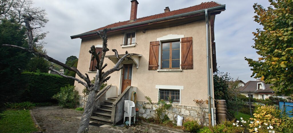 Maison individuelle 6 pièces de 115 m² à CHAMBERY.