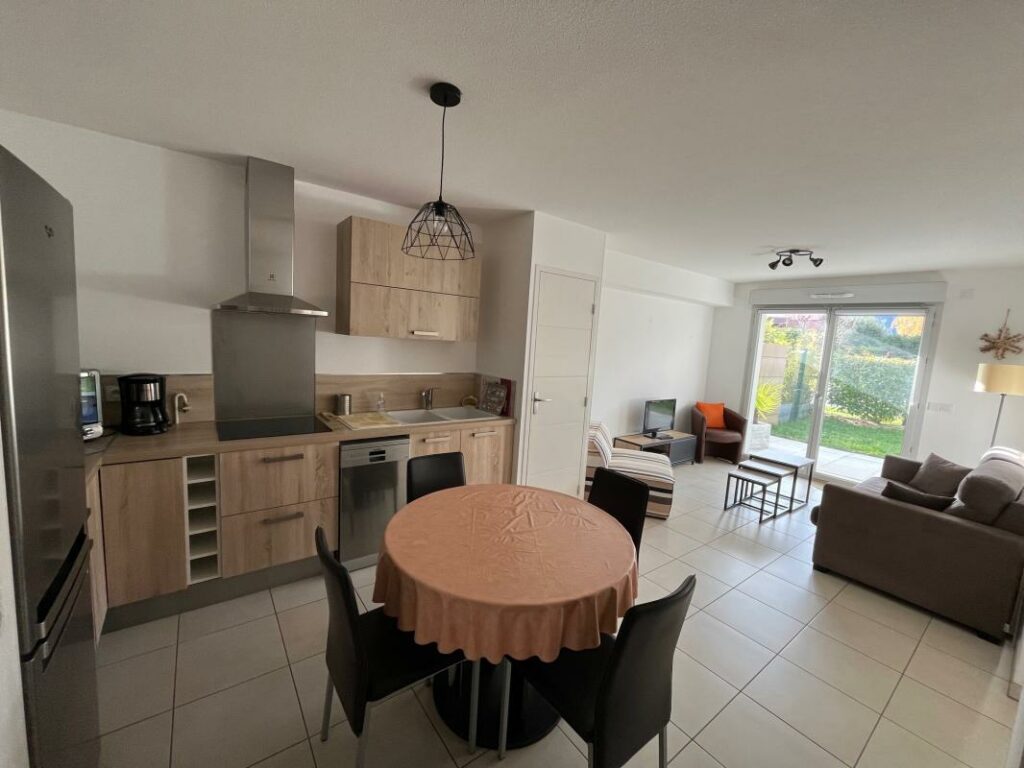 Bel appartement T2 meublé avec terrasse et garage