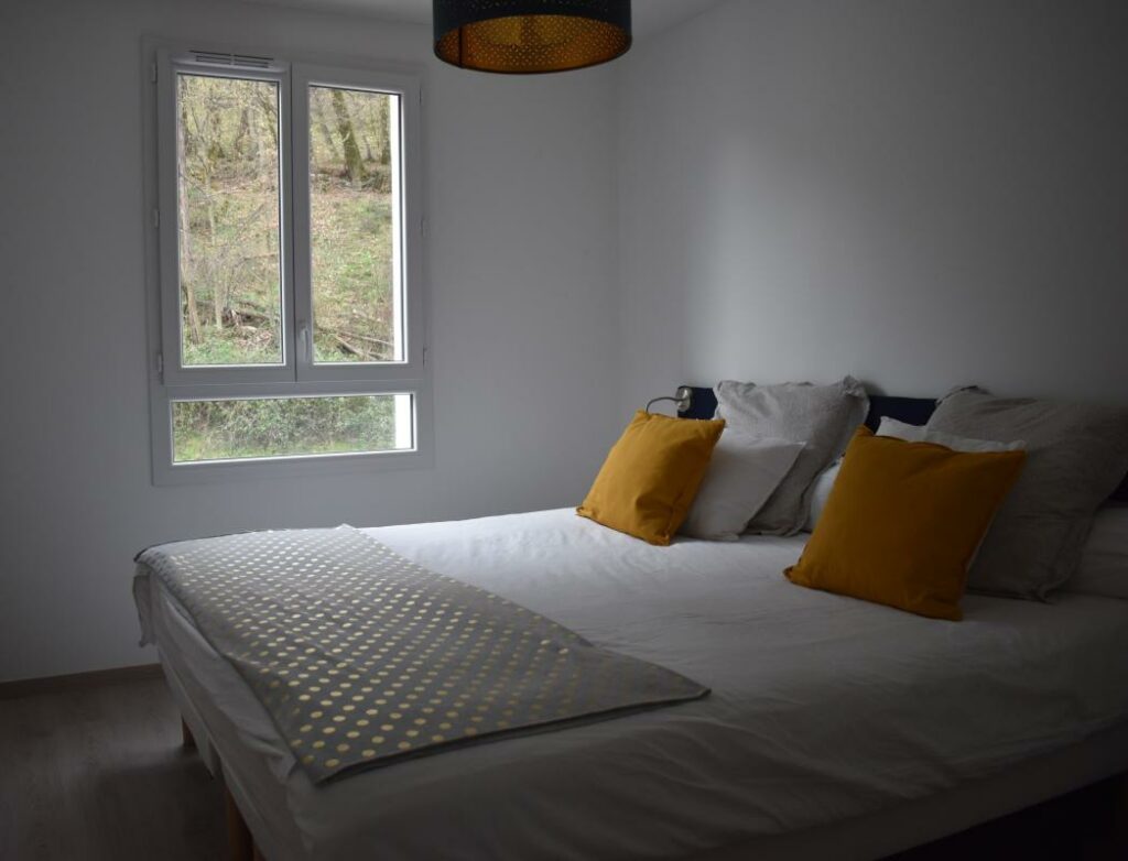 Appartement T3 avec balcon, garage et parking extérieur