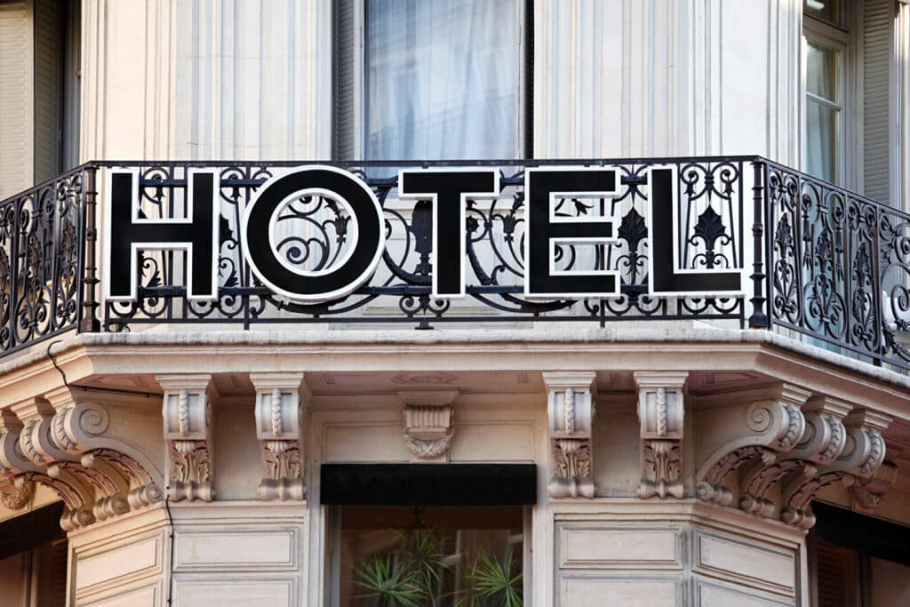 Hôtel de 19 chambres, à BOURGOIN-JALLIEU.