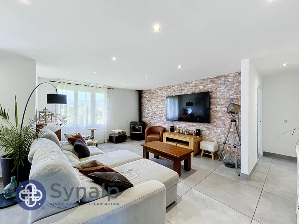 Maison 8 pièces de 177 m² à Belley