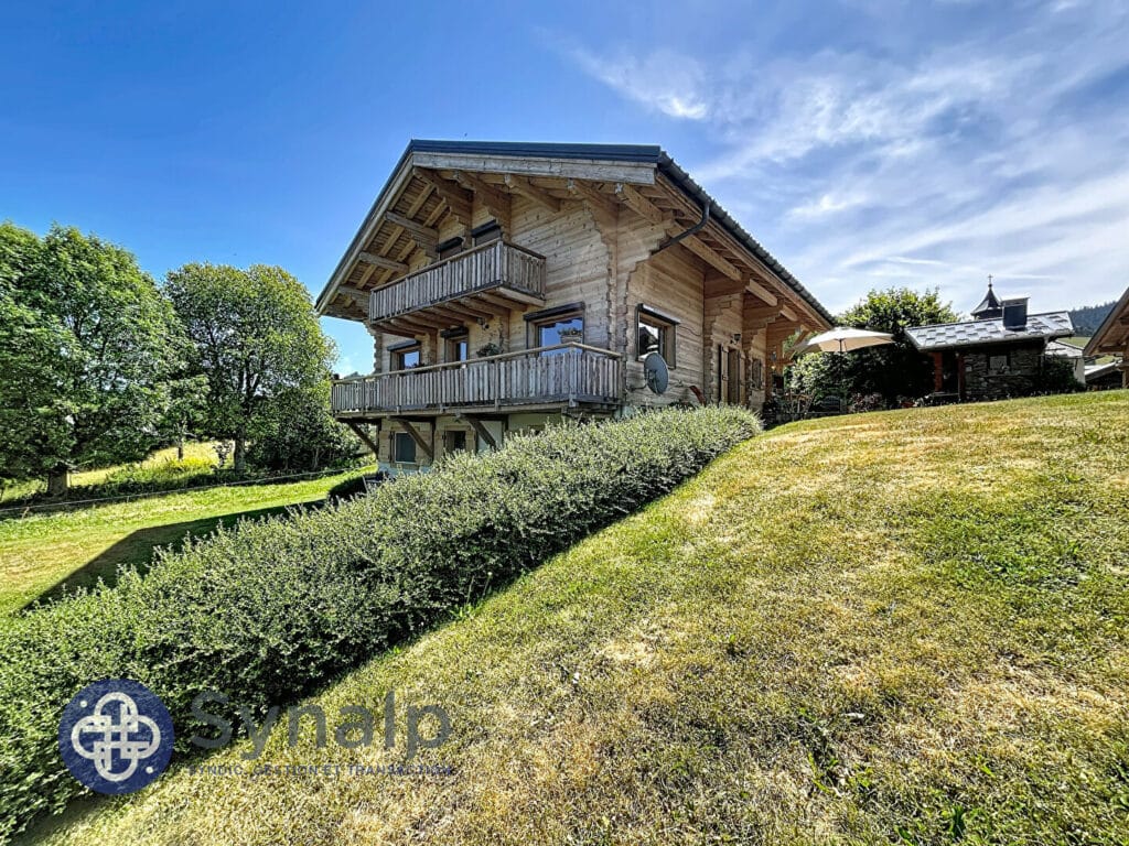 Chalet traditionnel de 216m² à Crest Voland
