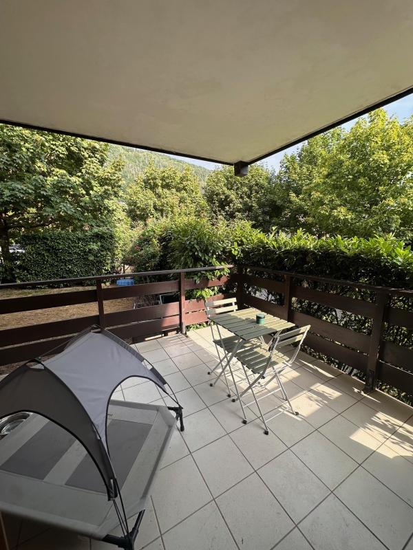 Appartement T2 avec un garage un parking et cave