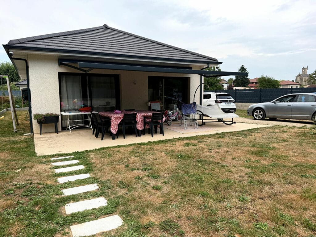 MAISON À LA CHAPELLE DE LA TOUR