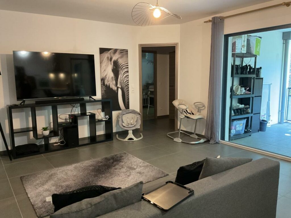 BEL APPARTEMENT T3 AVEC GARAGE ET CAVE