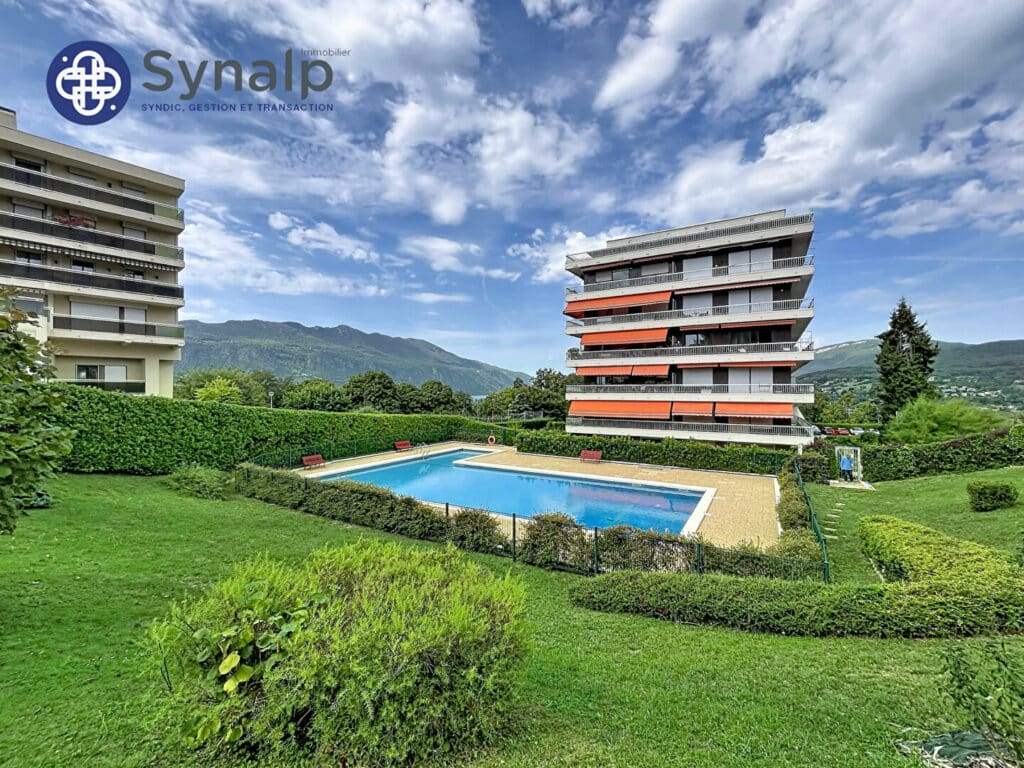 Appartement 3 pièces de 95m2, Vue lac, piscine et tennis