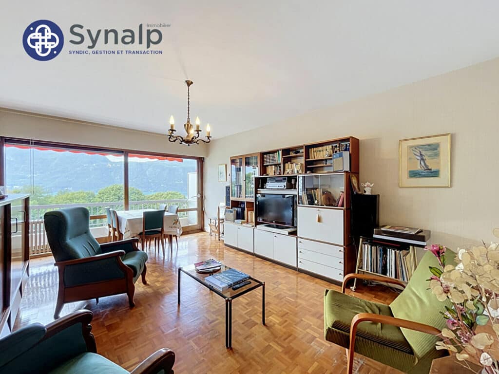 Appartement 3 pièces de 95m2, Vue lac, piscine et tennis