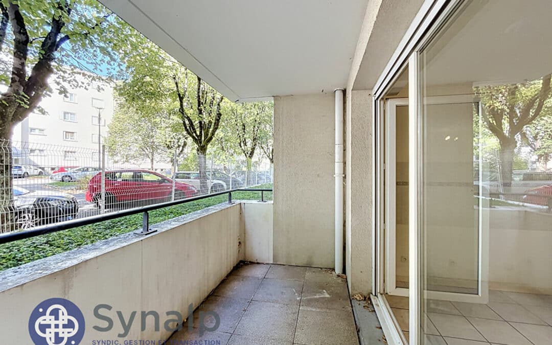 Appartement T2 de 52.7m² avec terrasse et cave  à Chambéry.