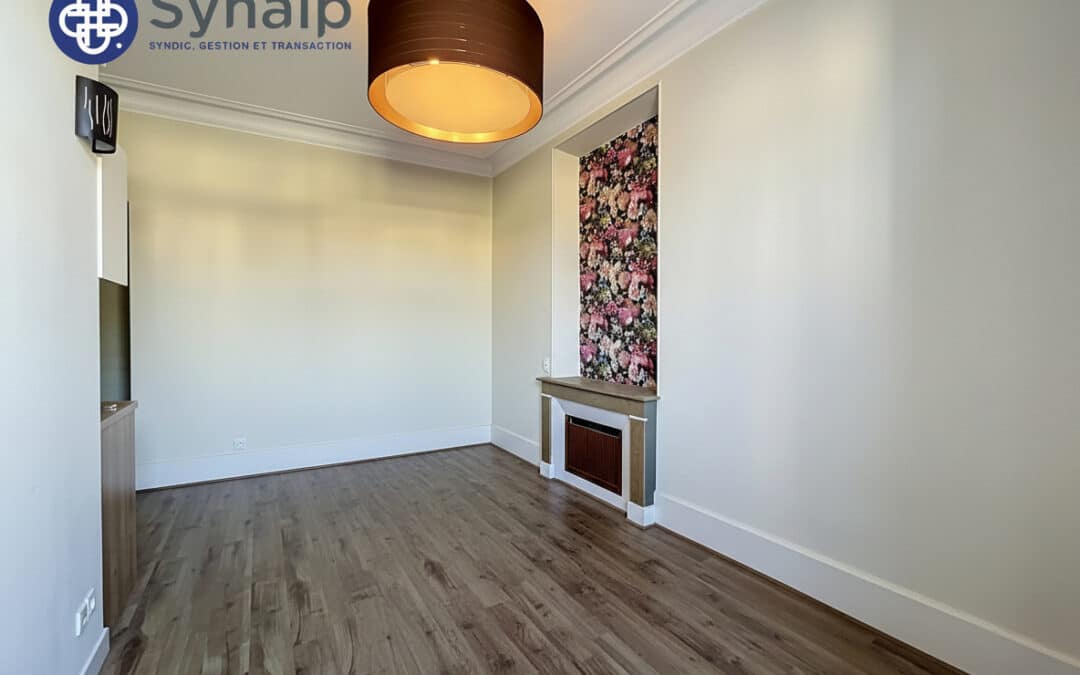 OPPORTUNITÉ INVESTISSEUR – STUDIO AVEC BALCON & PARKING – PROCHE GARE